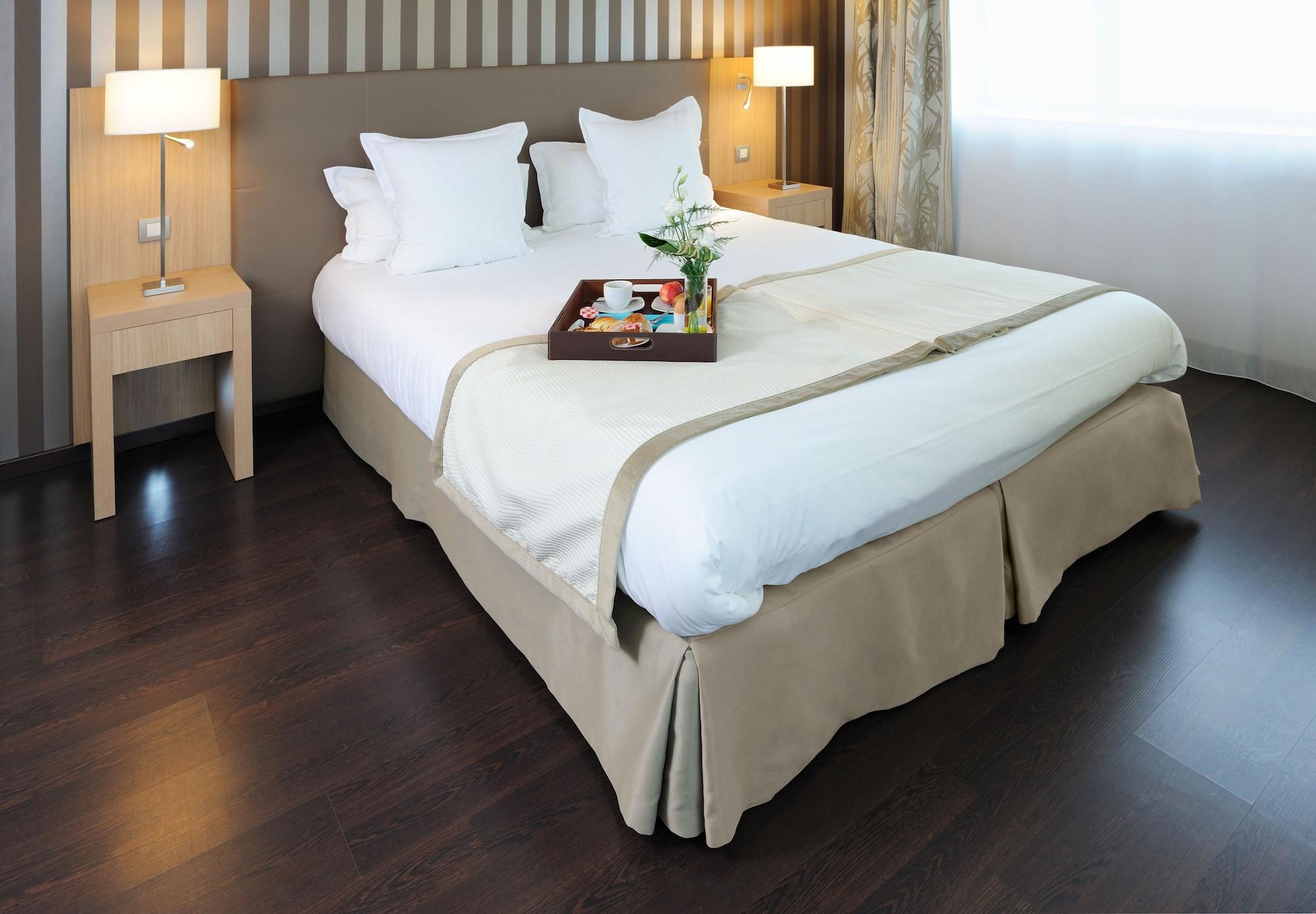 Residhome Berges De La Loire Aparthotel