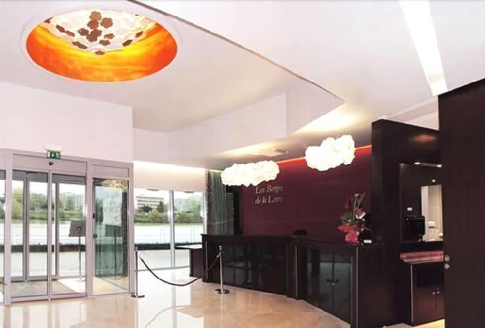 Aparthotel Residhome Berges De La Loire 4*