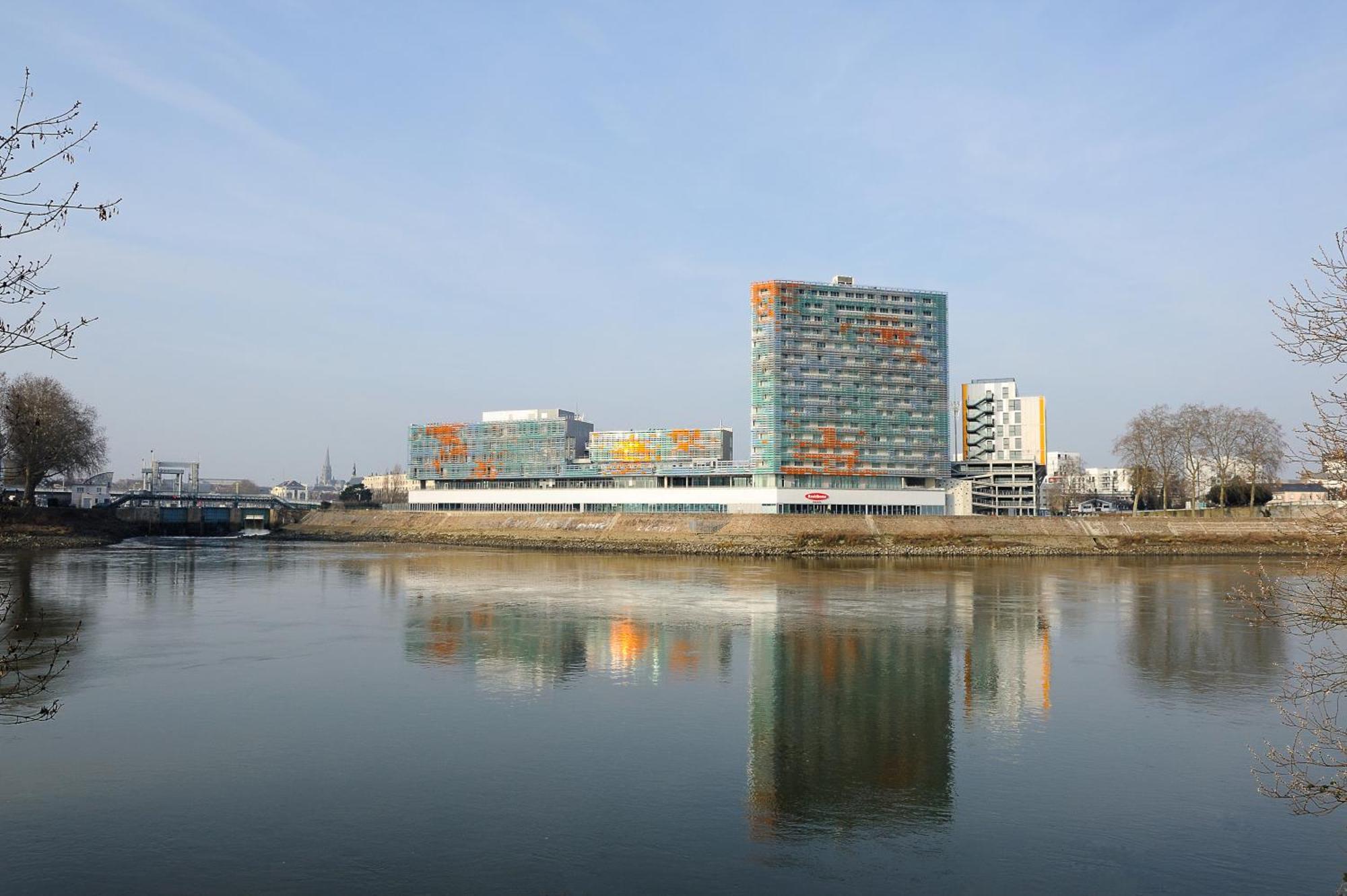 Residhome Berges De La Loire Aparthotel 4*